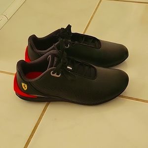 Puma boy's sneakers, sz 6